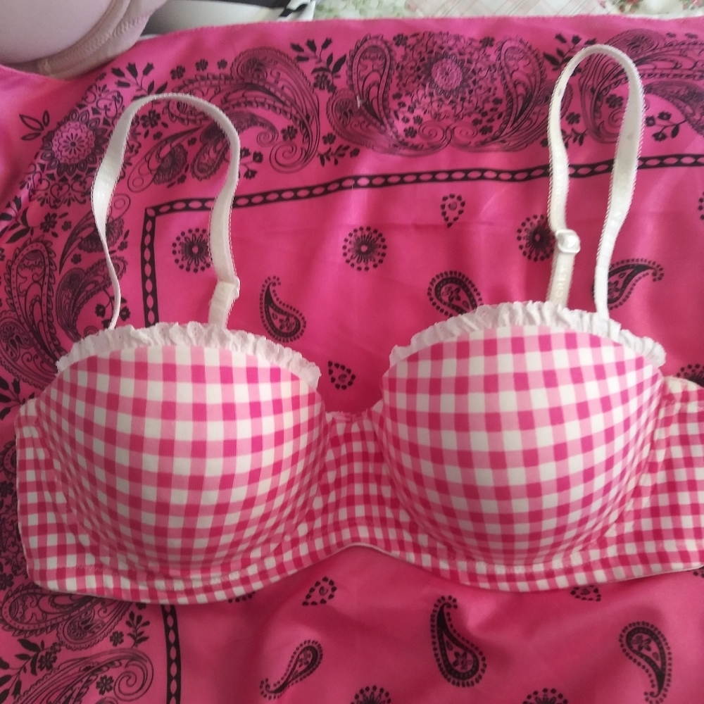 Vs Bra
